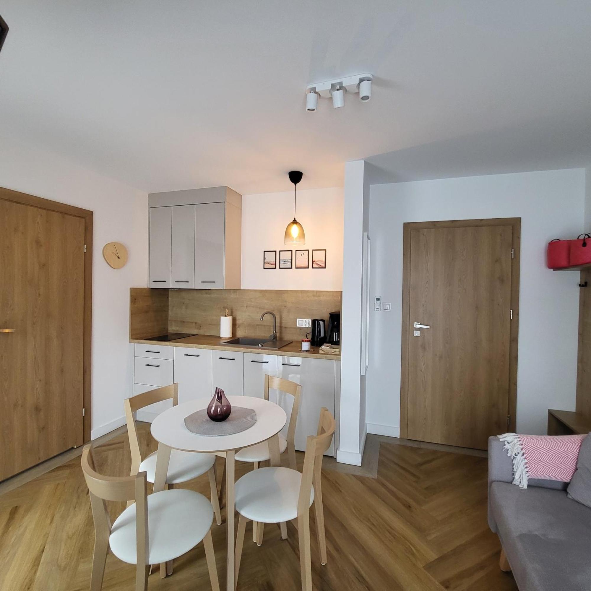 Apartamenty Julia Apartamenty Ozonowane ウストロニエ・モルスキエ エクステリア 写真