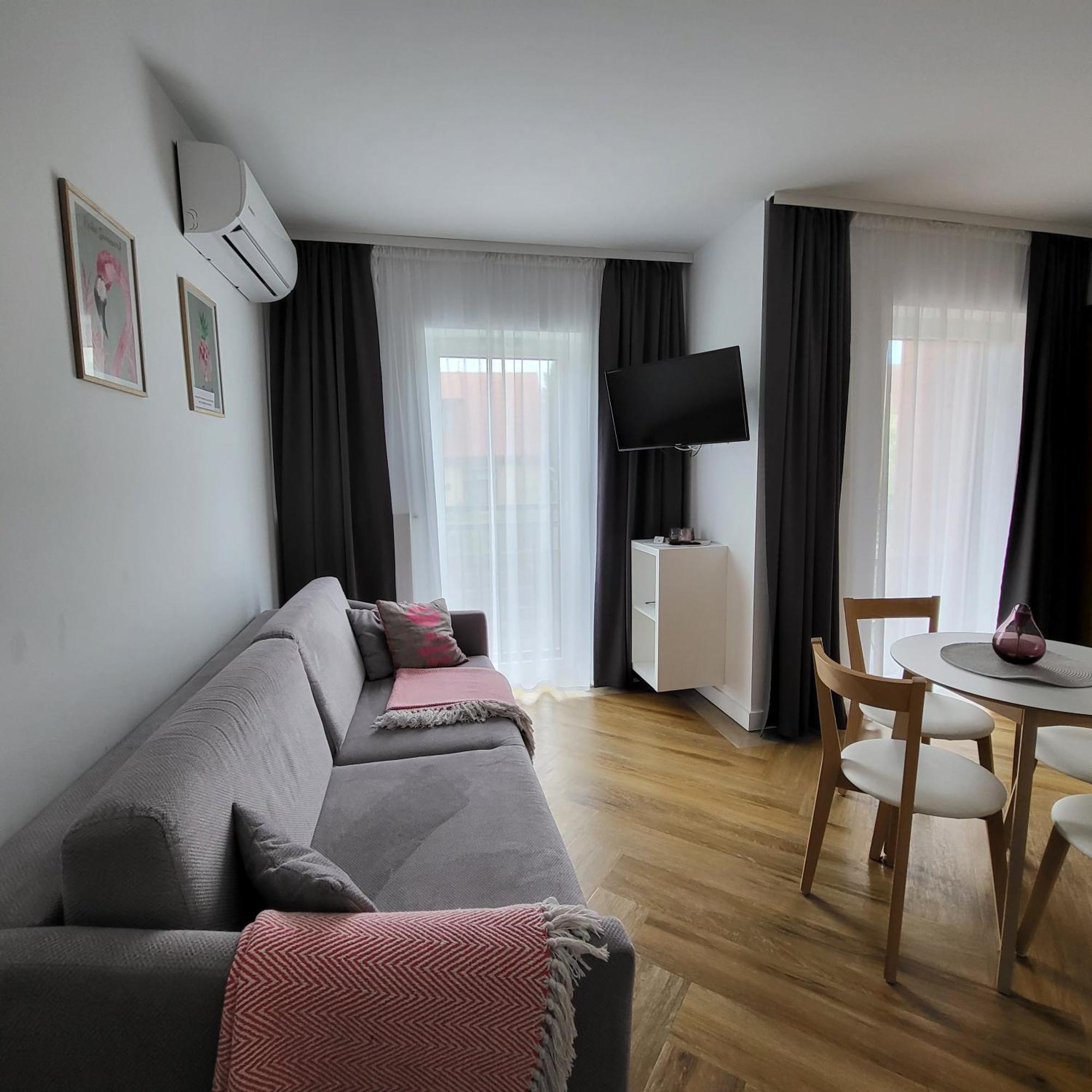 Apartamenty Julia Apartamenty Ozonowane ウストロニエ・モルスキエ エクステリア 写真